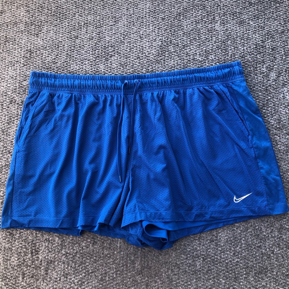 Nike standard fit mesh shorts size 3X